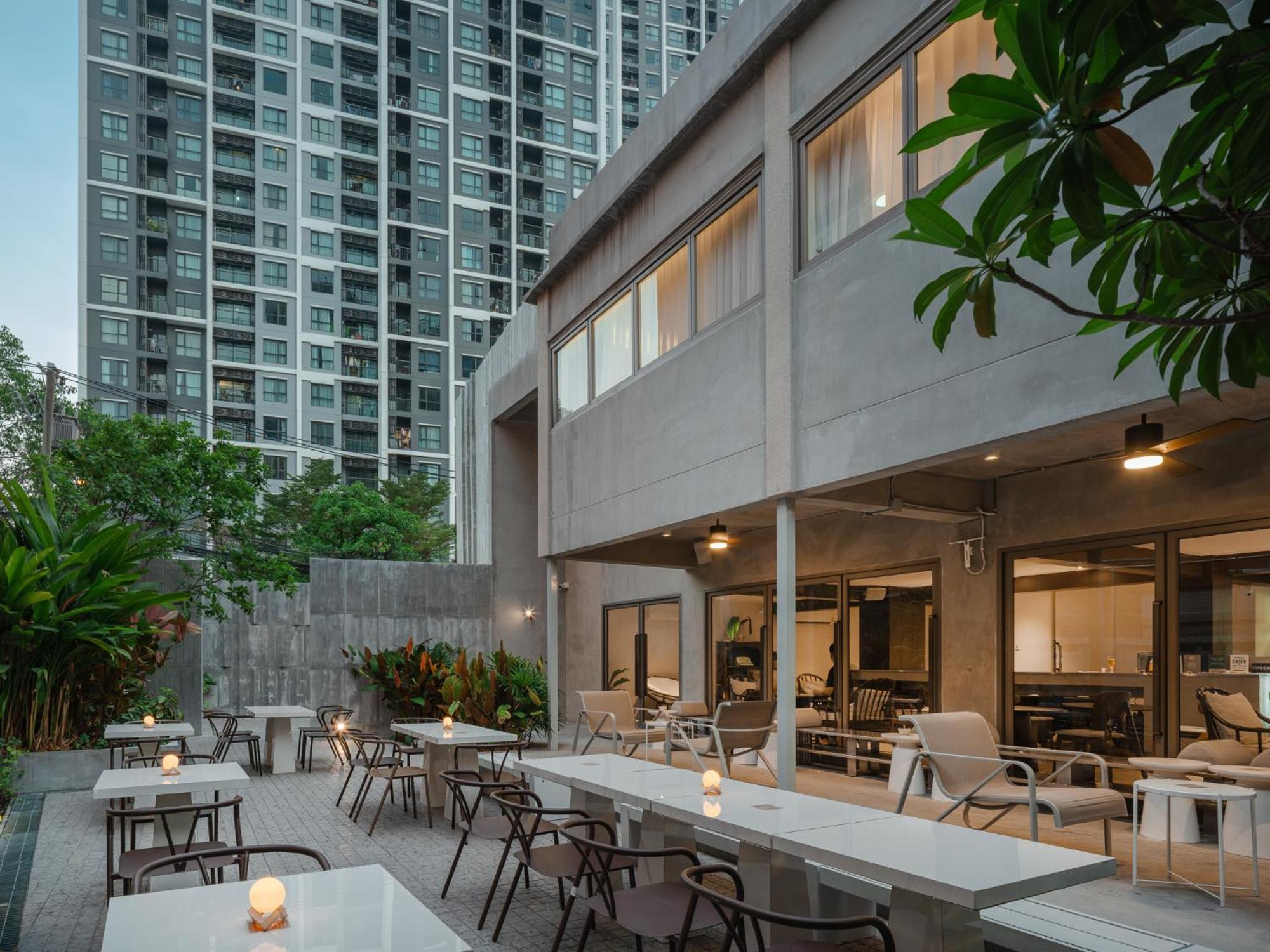 Nidhra Boutique Hotel Bangkok Exterior photo